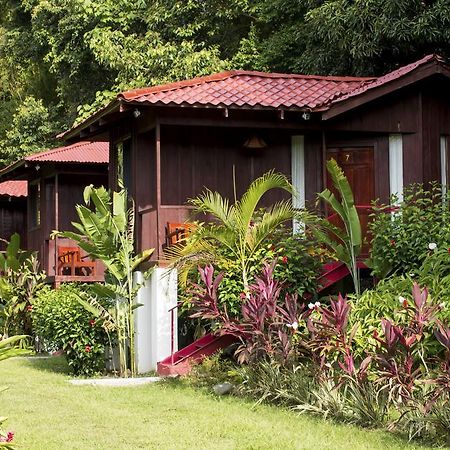 Manuel Antonio Hostel Resort Exterior photo