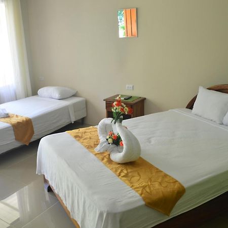 Manuel Antonio Hostel Resort Exterior photo