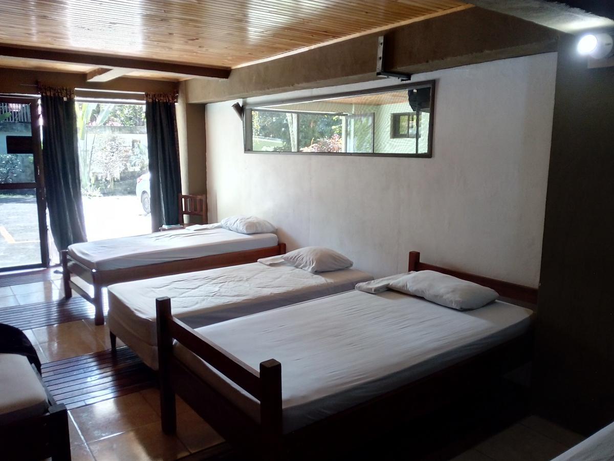 Manuel Antonio Hostel Resort Exterior photo