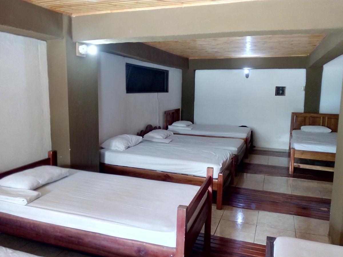Manuel Antonio Hostel Resort Exterior photo
